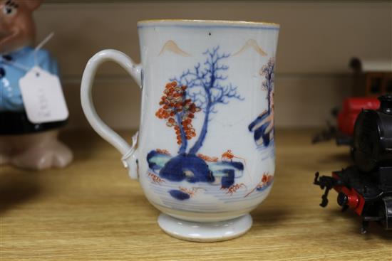 An 18th century Chinese verte Imari mug height 13.5cm